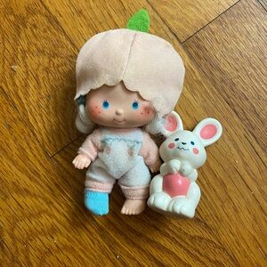 Apricot Strawberry Shortcake with Hopsalot Pet